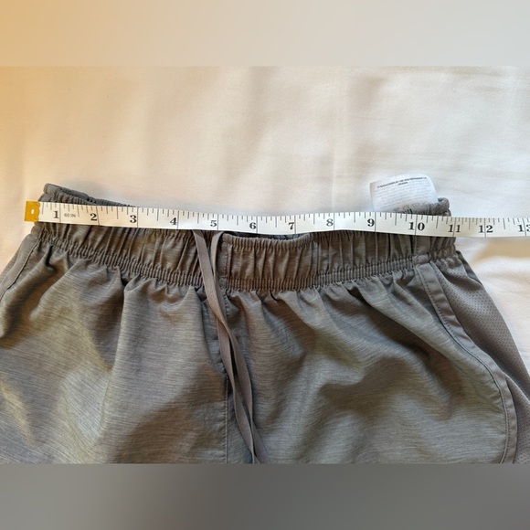 Nike Women's Dri-Fit Tempo Mid-Rise Athletic Running 3" Shorts Gray Women’s XS - Picture 6 of 7